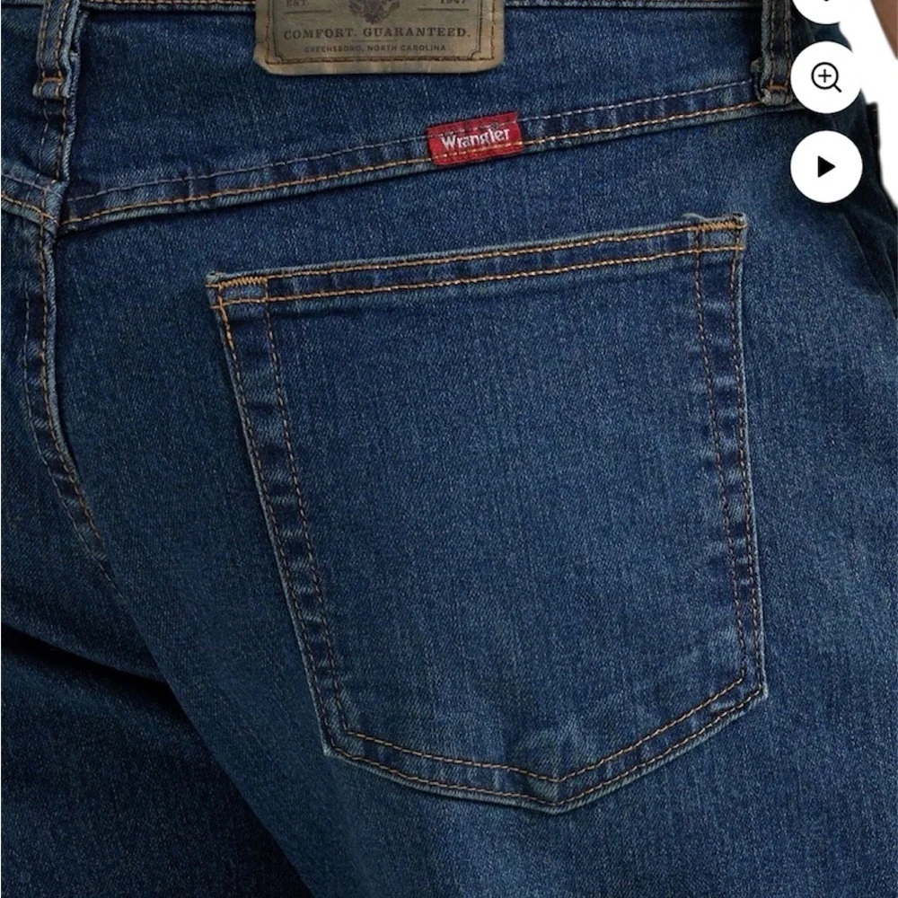 NEW! Wrangler Men's 36x32 Relaxed Fit Stretch Denim Blue Jeans with Flex